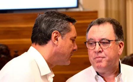 Marcelo Teixeira não prevê dispensas massivas no Santos, mas sim ajustes pontuais no elenco para 2026