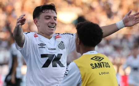 Marcelo Teixeira aprova compra de Barreal por US$ 4 milhões; atacante assina com o Santos até 2028 Marcelo Teixeira aprova compra de Barreal por US$ 4 milhões; atacante assina com o Santos até 2028