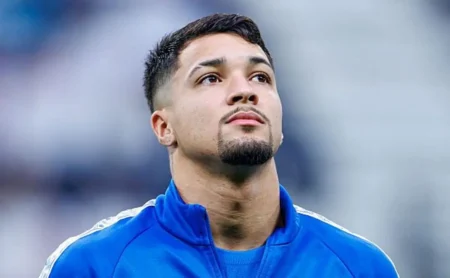 Marcos Leonardo, alvo do São Paulo, tem futuro indefinido no Al-Hilal, que busca negociá-lo.