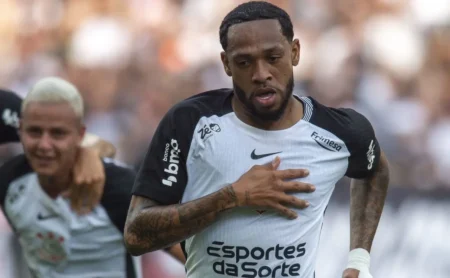 Martínez reencontra o caminho no Corinthians após conversa e apoio psicológico Martínez reencontra o caminho no Corinthians após conversa e apoio psicológico