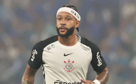 Memphis Depay analisa Cruzeiro x Corinthians e projeta desafio na Copa do Brasil: “Muito importante” Memphis Depay analisa Cruzeiro x Corinthians e projeta desafio na Copa do Brasil: “Muito importante”