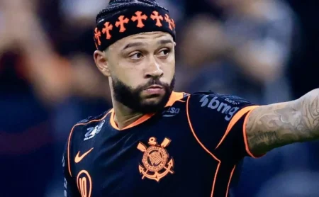 Memphis e Yuri Alberto são desfalques no treino do Corinthians antes da final contra o Vasco Memphis e Yuri Alberto são desfalques no treino do Corinthians antes da final contra o Vasco