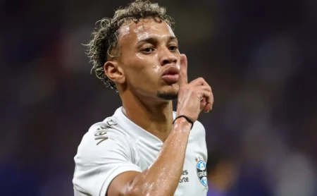 Mercado da Bola: Bitello aceita retorno ao Brasil em 2026, com interesse do Santos. Mercado da Bola: Bitello aceita retorno ao Brasil em 2026, com interesse do Santos.