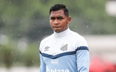 Morelos aguarda definição do Santos sobre retorno em 2026