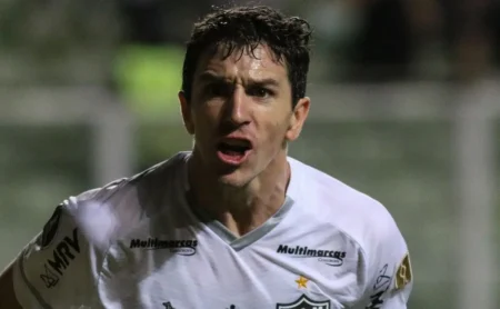 Nacho Fernández, antigo sonho do Internacional, acerta com clube sul-americano.