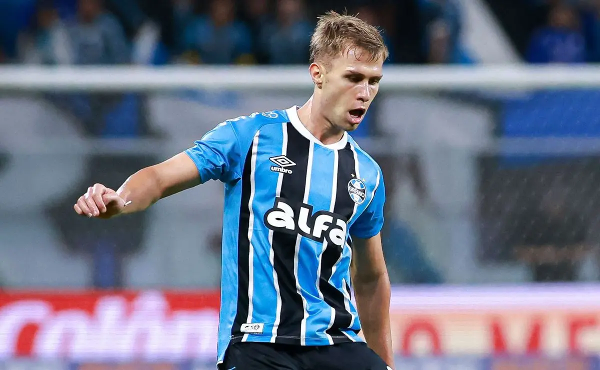 Negociação de Ronald no Grêmio tem destino surpreendente nos bastidores Negociação de Ronald no Grêmio tem destino surpreendente nos bastidores