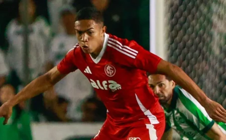 Negociação de Luís Otávio avança e Internacional define bônus milionário por metas