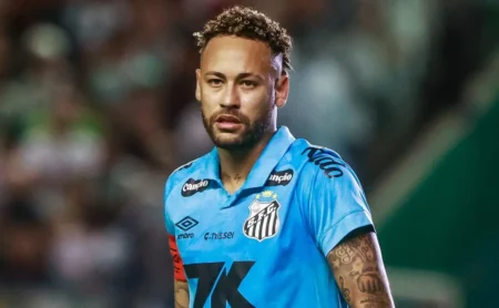 Neymar estabelece prazo para decisão sobre futuro e notifica o Santos Neymar estabelece prazo para decisão sobre futuro e notifica o Santos