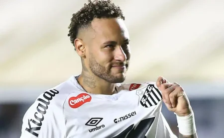 Neymar se esquiva, mas indica renovação com o Santos: "Vou deixar em primeiro lugar"