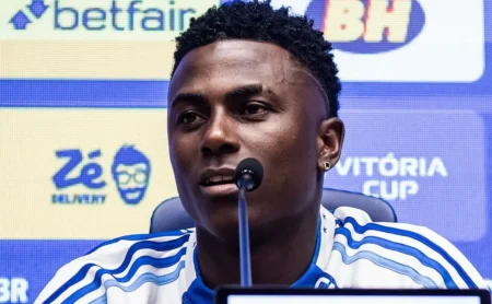 Néiser Villarreal comenta polêmica no Millonarios ao se preparar para o Cruzeiro e foca no futuro