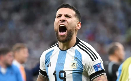 Otamendi no Vasco: zagueiro pode chegar após a Copa do Mundo se acordo se concretizar