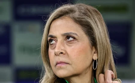 Palmeiras traça metas para 2026, torcida reage: Se for essa, fechem o clube Palmeiras traça metas para 2026, torcida reage: "Se for essa, fechem o clube"