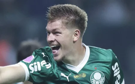 Palmeiras contrata Bruno Fuchs em definitivo após passagem pelo Atlético-MG