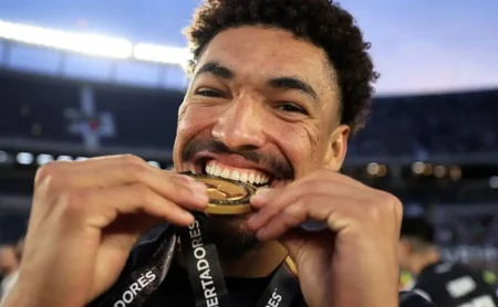 Palmeiras define valor para contratar Adryelson após desistência de Vitão Palmeiras define valor para contratar Adryelson após desistência de Vitão