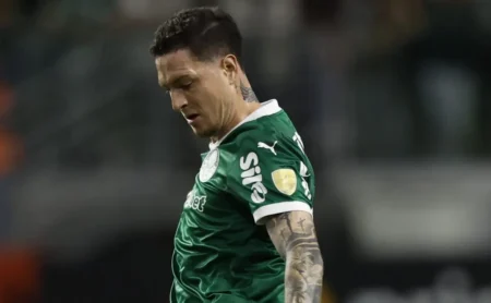 Palmeiras recebe oferta de US$ 6 milhões do River Plate por Aníbal Moreno