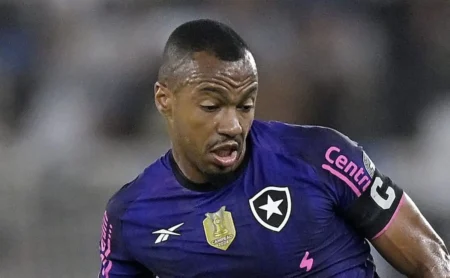 Palmeiras mira reforços: clube não se contenta com Marlon Freitas e planeja anunciar mais quatro contratações