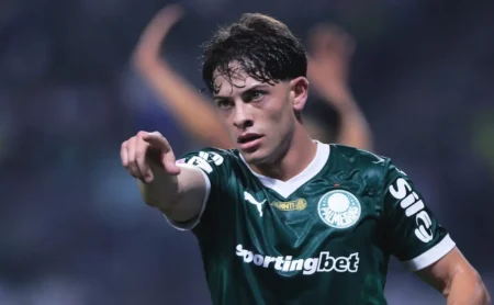 Palmeiras define negociação de Giay, com torcida do Cruzeiro aprovando a chegada para 2026