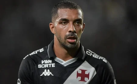 Paulo Henrique recebe oferta milionária da Arábia Saudita e Alcides Benítez é o escolhido para o Vasco Paulo Henrique recebe oferta milionária da Arábia Saudita e Alcides Benítez é o escolhido para o Vasco
