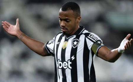 Paulo Nunes lamenta liberação de Marlon Freitas para o Palmeiras: "Jogador diferenciado"