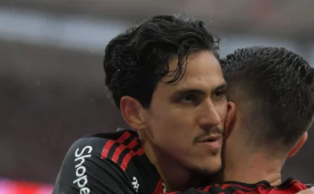 Pedro reforça o Flamengo, mas segue em recuperação e desfalca o time contra o Cruz Azul Pedro reforça o Flamengo, mas segue em recuperação e desfalca o time contra o Cruz Azul