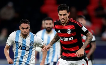 Pedro volta a brilhar em Flamengo x Pyramids e empolga a torcida: “Vai marcar na final”