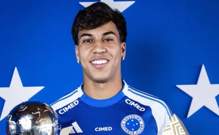 Rayan e Kaio Jorge: semelhanças entre as temporadas das jovens promessas de Vasco e Cruzeiro chamam a atenção Rayan e Kaio Jorge: semelhanças entre as temporadas das jovens promessas de Vasco e Cruzeiro chamam a atenção