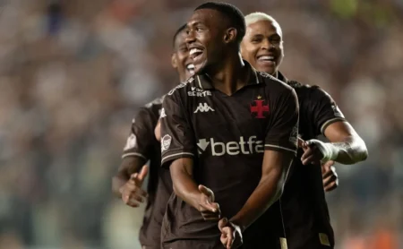 Rayan em fase mágica no Vasco: um novo nome a ser observado no Brasileirão 2025