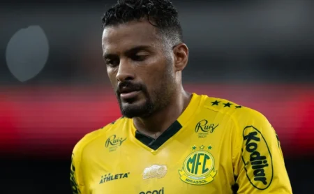 Reinaldo: Dúvida no Mirassol contra o Vasco; veja os desfalques Reinaldo: Dúvida no Mirassol contra o Vasco; veja os desfalques