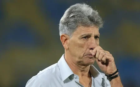 Renato Gaúcho encerra especulações e define 2026 como prazo para novo projeto. Renato Gaúcho encerra especulações e define 2026 como prazo para novo projeto.
