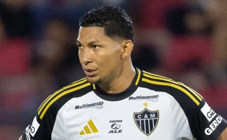 Rony no Santos em 2026: Sampaoli dificulta acordo com pedido à diretoria do Atlético