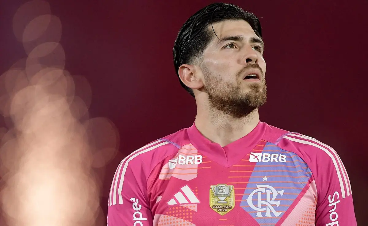 Rossi detalha potencial renovação com o Flamengo, expressando satisfação no clube