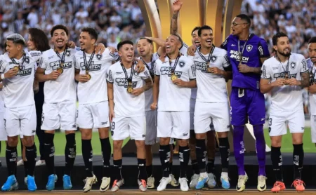 Saída de Marlon Freitas para o Palmeiras expõe desmantelamento do Botafogo um ano após o título da Libertadores