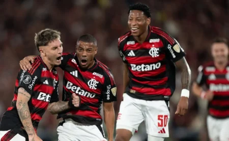 Saídas no Flamengo: De La Cruz, Michael e Juninho encabeçam lista de sete jogadores em adeus