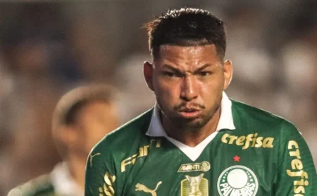 Santos acerta contrato de 5 anos com Rony e salário de R$ 1 milhão