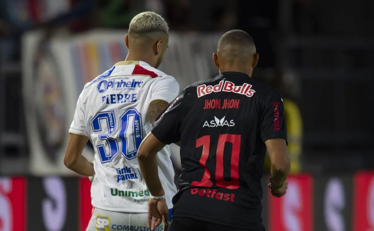 Santos e Corinthians disputam a contratação de Pierre, volante do Fortaleza Santos e Corinthians disputam a contratação de Pierre, volante do Fortaleza