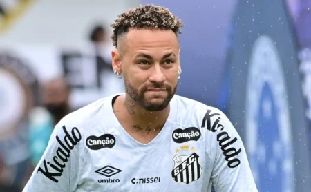 Santos e Neymar estabelecem prazo para novo contrato e avançam na assinatura Santos e Neymar estabelecem prazo para novo contrato e avançam na assinatura