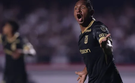 Santos oficializa venda de Alfredo Morelos ao Atlético Nacional por valor definido