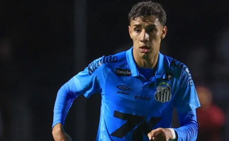 Santos prevê "limpeza geral" no elenco e define saídas cruciais para redução de custos em 2026