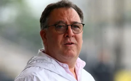 Santos se despede de zagueiro após 10 anos; clube planeja reformulação no elenco Santos se despede de zagueiro após 10 anos; clube planeja reformulação no elenco