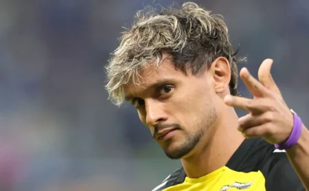 Scarpa é oferecido ao São Paulo, mas valores dificultam a contratação