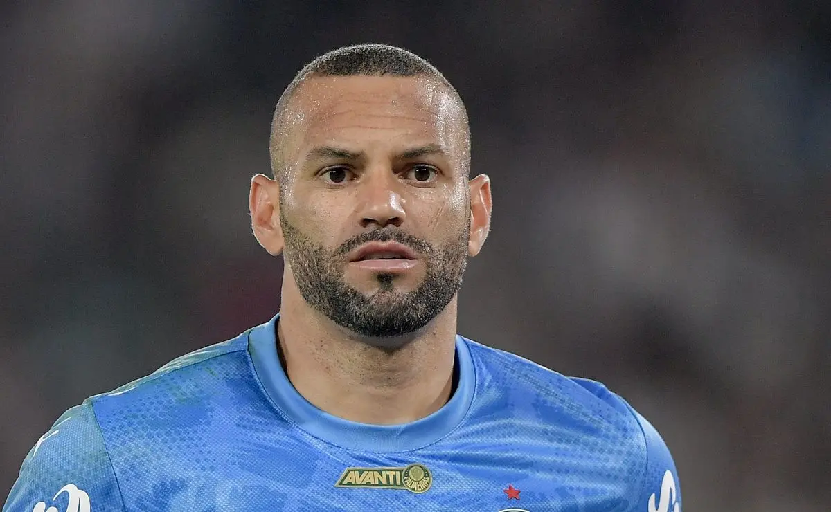 Sem Weverton, Grêmio estima custo para contratar goleiro com aval de Luís Castro Sem Weverton, Grêmio estima custo para contratar goleiro com aval de Luís Castro