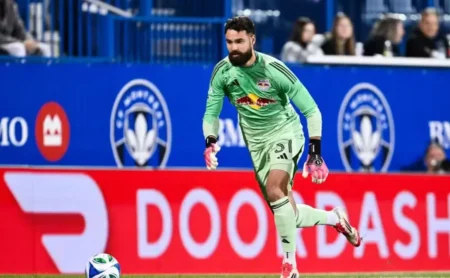 São Paulo contrata Carlos Coronel em negociação rápida.