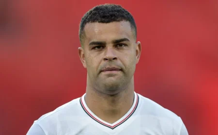 São Paulo decide futuro de Alisson: volante permanece no clube para 2024 São Paulo decide futuro de Alisson: volante permanece no clube para 2024