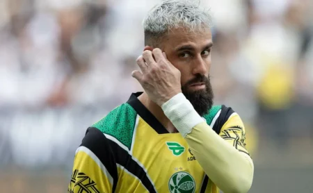 São Paulo intensifica limpeza no elenco e busca três saídas até segunda-feira para focar em 2026