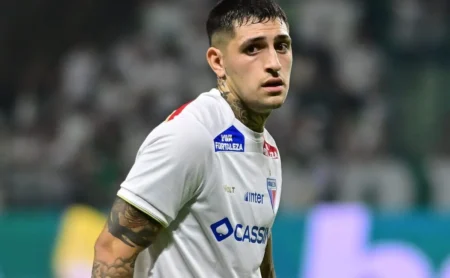 São Paulo oferece proposta por primeiro reforço a pedido de Crespo e mira Gastón Ávila São Paulo oferece proposta por primeiro reforço a pedido de Crespo e mira Gastón Ávila