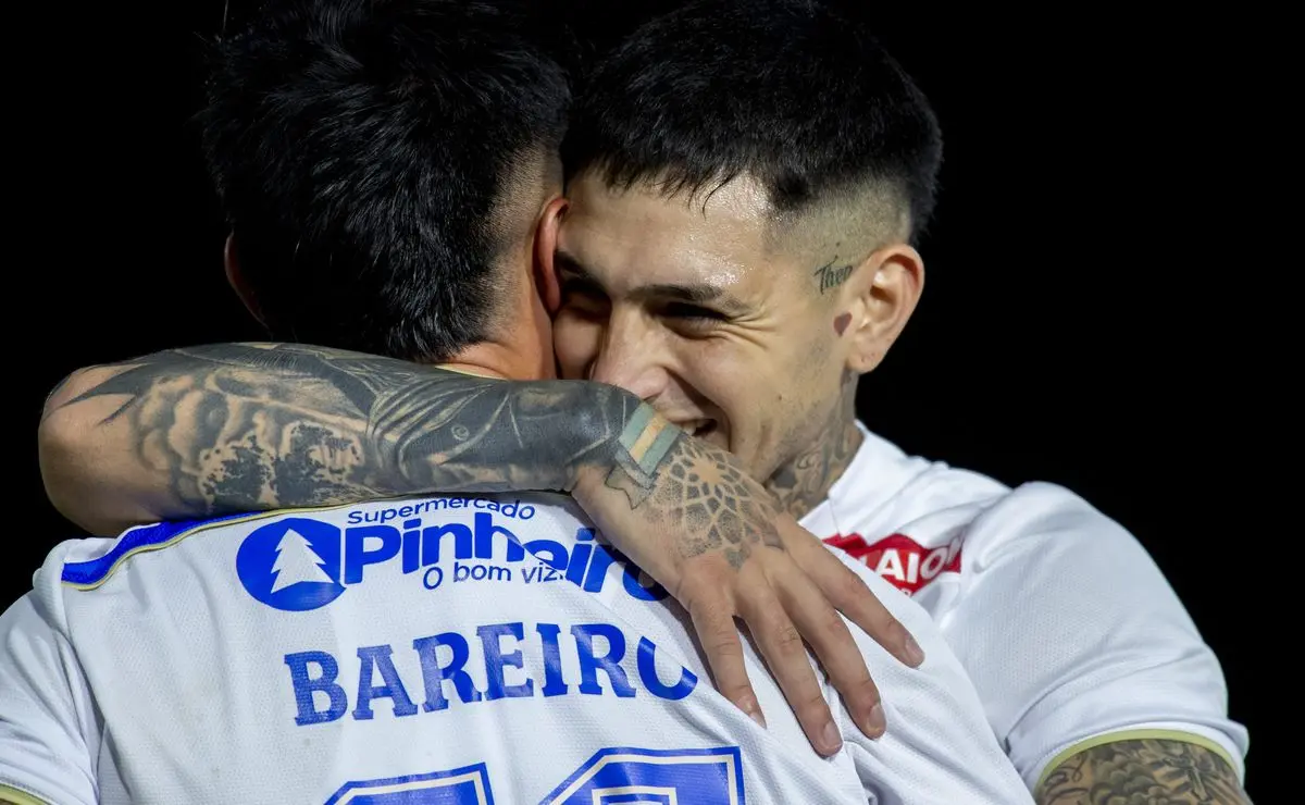 São Paulo se aproxima de Gastón Ávila e aguarda sinal verde do Ajax