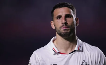 São Paulo: Transfer Ban por Dívida de Comissão do Ex-Empresário de Calleri São Paulo: Transfer Ban por Dívida de Comissão do Ex-Empresário de Calleri