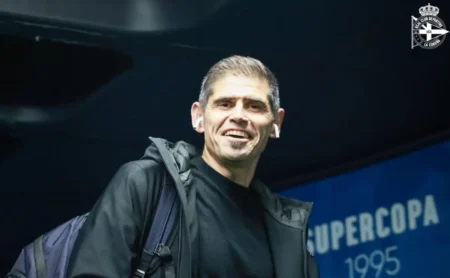 Técnico do La Coruña entra na disputa por João Basso, do Santos Técnico do La Coruña entra na disputa por João Basso, do Santos