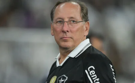 Textor interfere na negociação de Marlon Freitas com o Palmeiras e demonstra surpresa