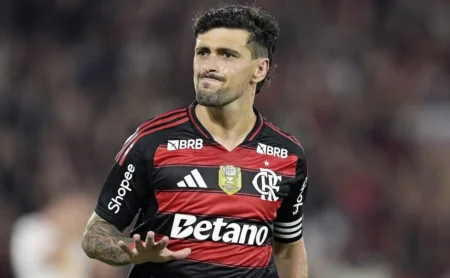 Torcida do Flamengo equilibra confiança e cautela na estreia do Mundial contra o Cruz Azul Torcida do Flamengo equilibra confiança e cautela na estreia do Mundial contra o Cruz Azul